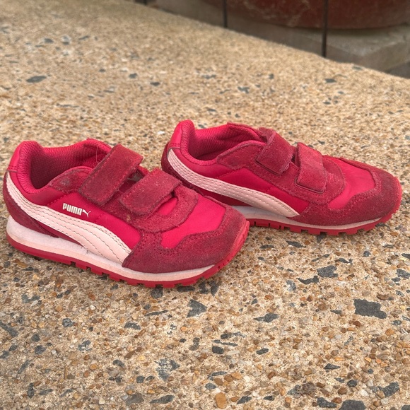 Girls Magenta Size 8 Puma sneakers - Picture 3 of 5